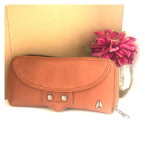 Gently loved Nixon leather wallet - Picture 1 of 4